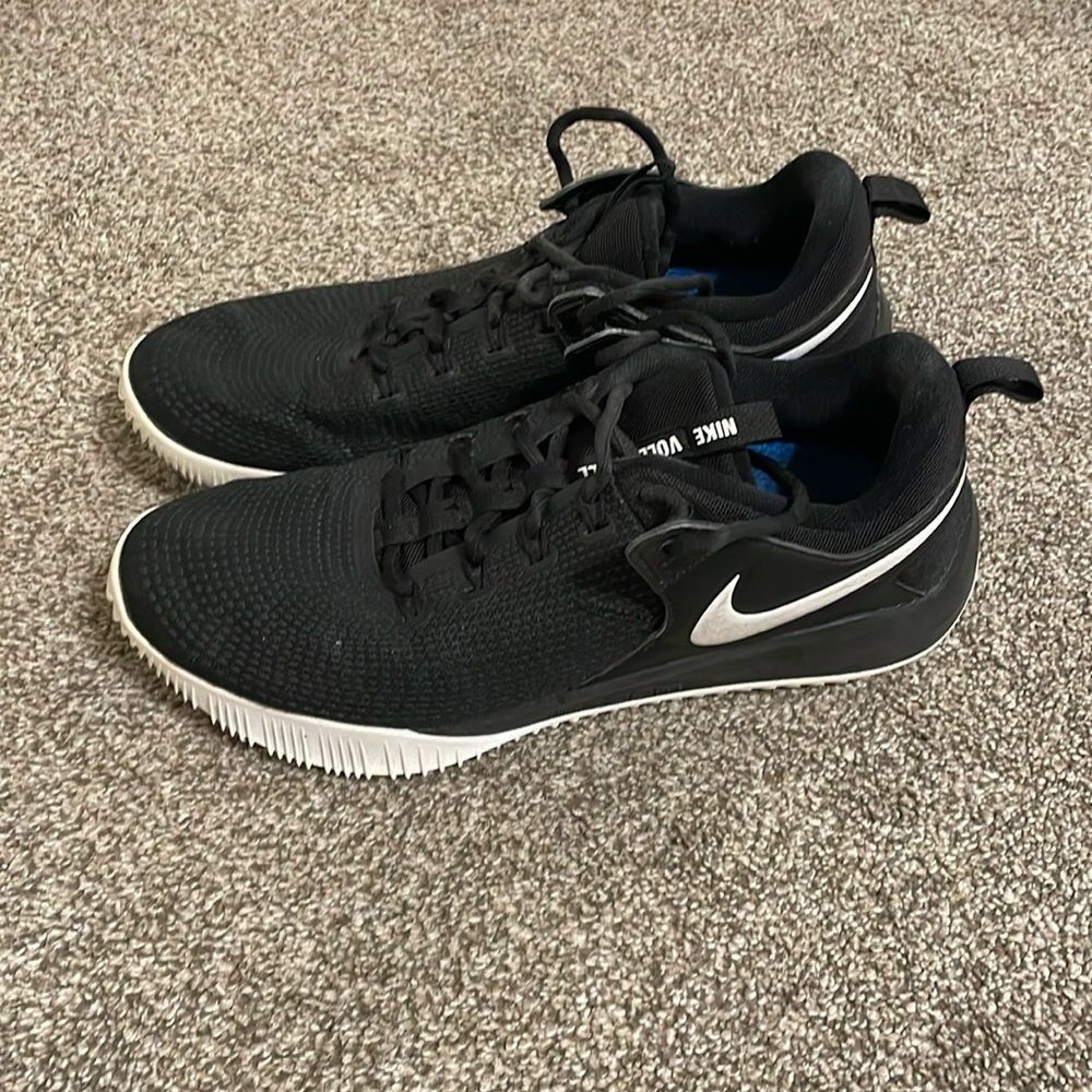 Women’s size 11 Nike Zoom HyperAce 2 volleyball shoes